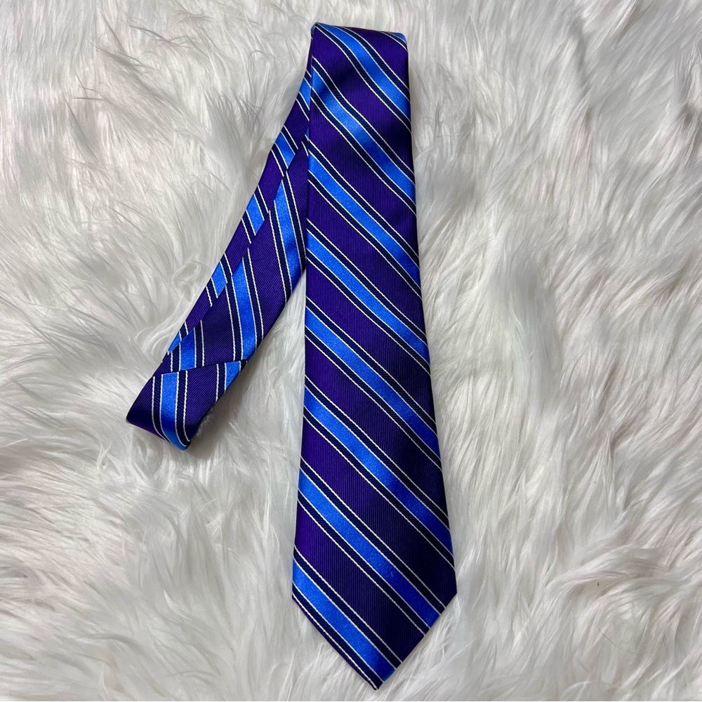 Class Club Gold Label 100% Silk Tie